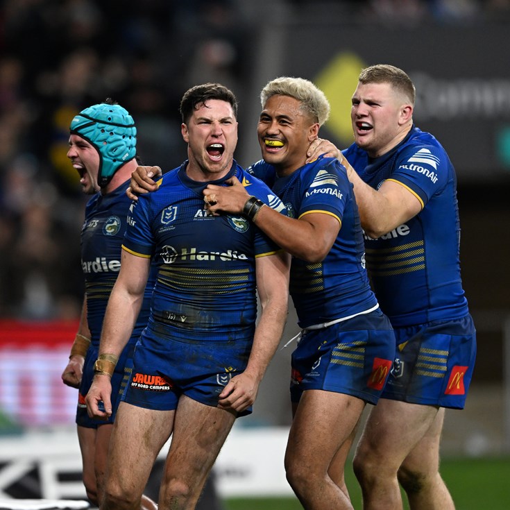 As it happened: Eels stun Roosters; DCE celebrates in style; Warriors topple Titans